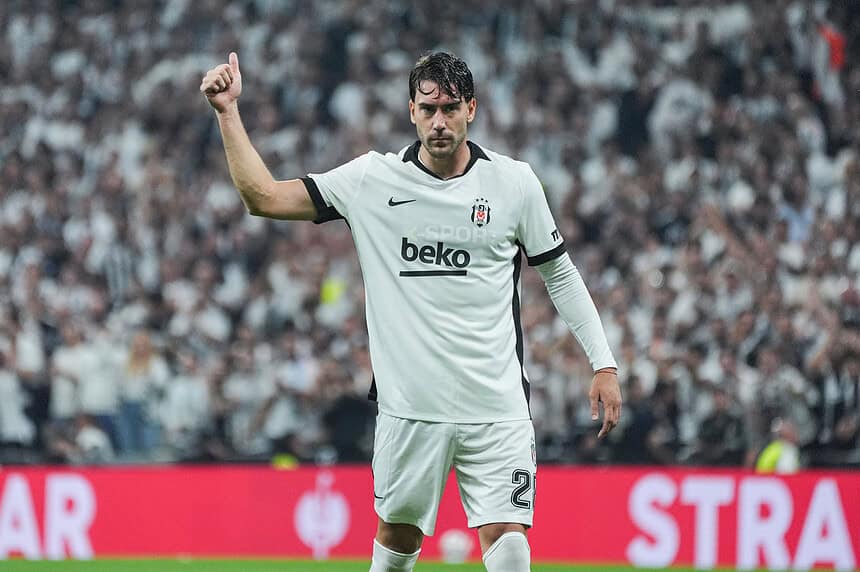 Beşiktaş'ta Vlahovic Şoku: Hoffenheim Maçı Kamp Kadrosuna Neden Alınmadı?