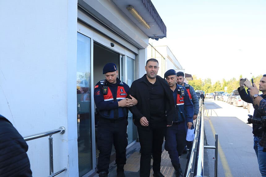 Çukurova Belediye Başkanı Emrah Kozay Sağlık Kontrolünün Ardından Jandarmaya Götürüldü!