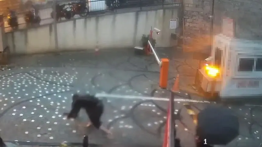 Fatih’te elektrik akımına kapılan 14 yaşındaki çocuk hayatını kaybetti