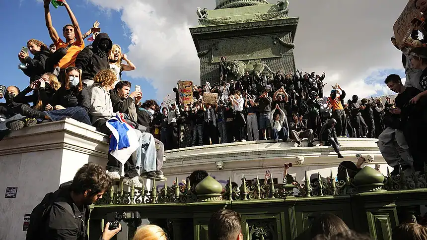 Fransa'da Devam Eden Öğrenci Protestolarında 160 Binden Fazla Kişi Sokağa İndi