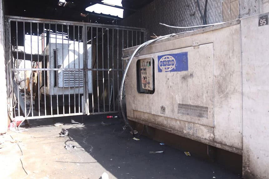 Gazze'de Hastanelerdeki Jeneratörlerin Bakımı İçin Gerekli Olan Yağ Stoku Tükendi