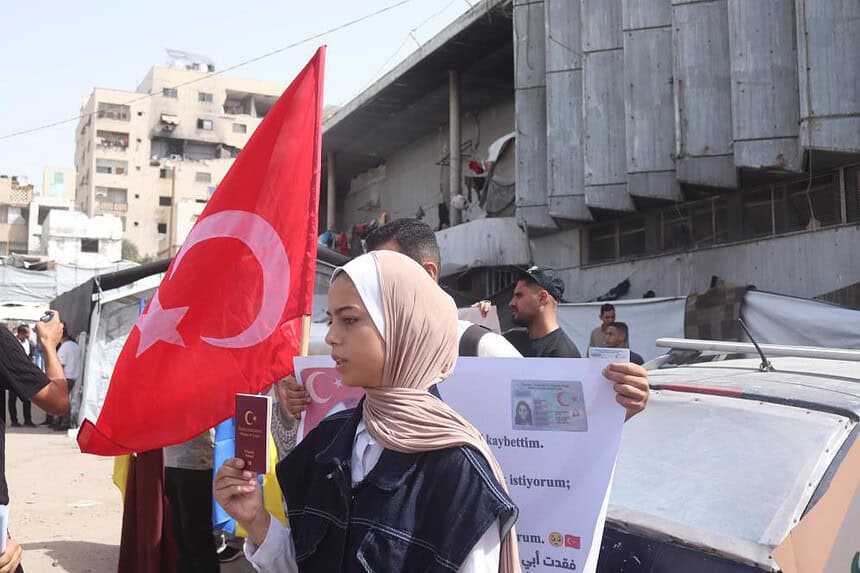 Gazze'deki Türk vatandaşlarından Türkiye'ye tahliye çağrısı