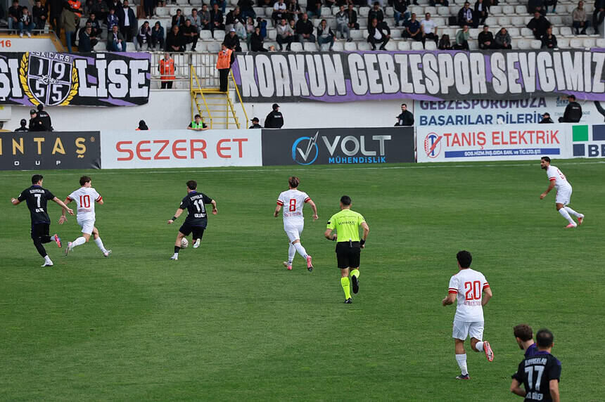 Gebzespor, Soma Spor’u 4-1 Mağlup Etti: Namağlup Zirve Yürüyüşü Sürüyor!