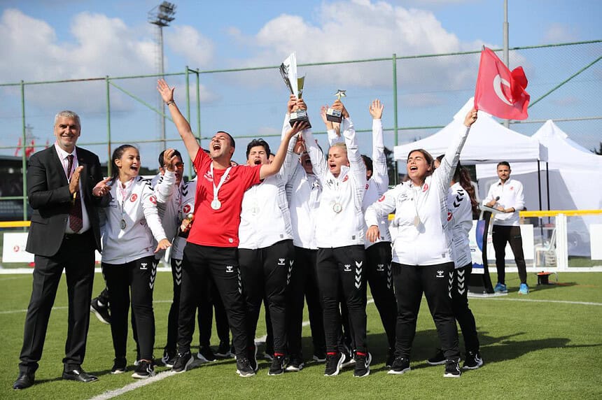 Görme Engelli Kadın Milli Futbol Takımı Namağlup Avrupa Şampiyonu Oldu!