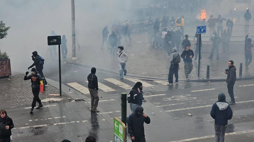 Hükümeti Protesto Gösterilerinde Brüksel Savaş Alanına Döndü