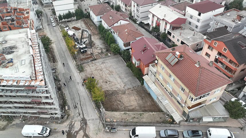 Dilovası Cumhuriyet Mahallesi İbni Sina Parkı Yenileniyor: Hummalı Çalışmalar Başladı!