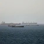 İran Hürmüz Boğazı'nda Yasak Bölgeyi Geçmeye Çalışan Tanker Alev Aldı