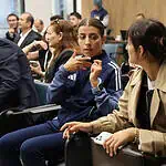 16. Uluslararası Kocaeli Kitap Fuarı'nda Engelsiz Erişim: İrem Topaloğlu İşaret Diliyle Söyleşilere Katıldı!