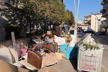 İzmit Bağdat Caddesi’nde Akılalmaz Görüntü: 2 Yıldır Her 10 Günde Bir Aynı Çile!