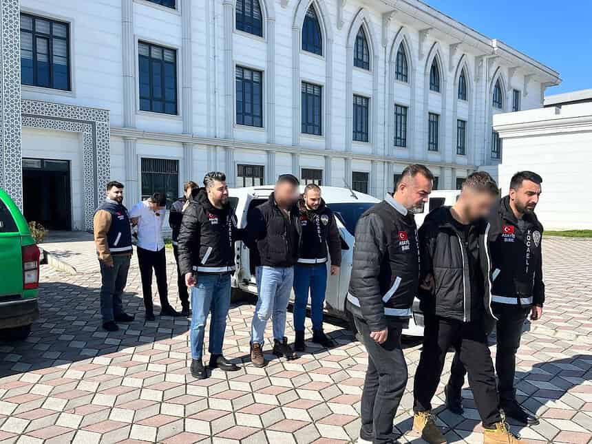 İzmit'teki Restoran Cinayetinde Sanığın İfadesi Ortaya Çıktı: "Kendimi korumak amacıyla rastgele bıçağı savurdum"