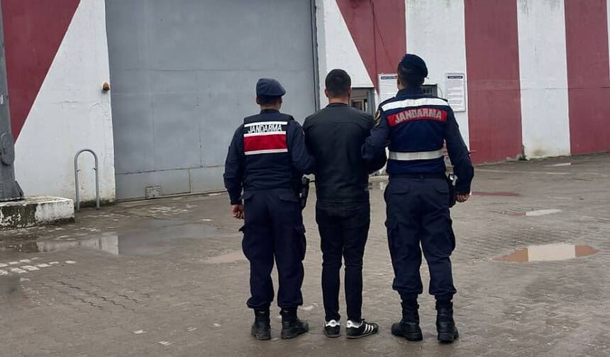 Gebze'de JASAT Operasyonu: 12 Yıl Hapis Cezası Bulunan Uyuşturucu Firarisi Yakalandı!