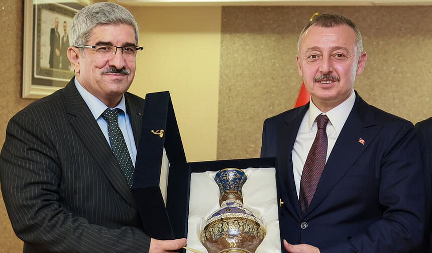 KOTO Başkanı Necmi Bulut ve Yönetimi Başkan Büyükakın’ı Ziyaret Etti!