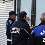 5 Kez Uyarılmasına Rağmen İhlallere Devam Etti: Kartepe'deki O Market Mühürlendi!