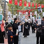 Fotoğraflarla İzmit Cumhuriyet Meydanı: Kitap Açan Ağaçlar!