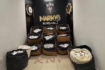 Kocaeli'de 338 Bin Sentetik Ecza Hapı Ele Geçirildi