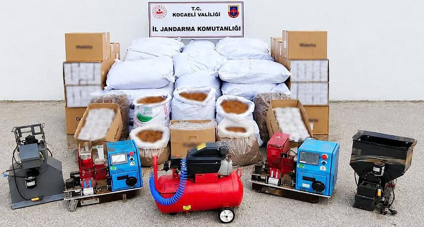 Kocaeli Körfez'de Kaçak Tütün Operasyonu: 2.4 Milyon Liralık Tütün Ve Makaron Ele Geçirildi