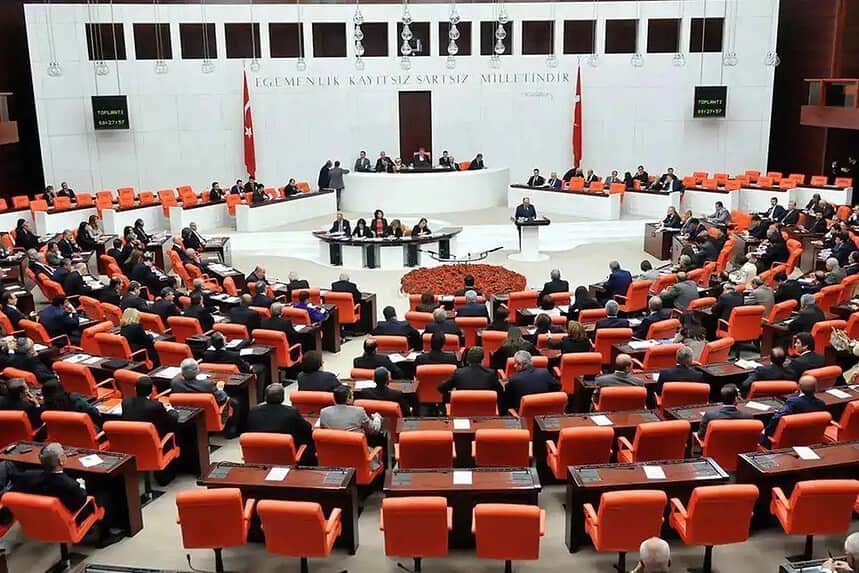Meclis'te fon teklifinin görüşmeleri öne çekildi