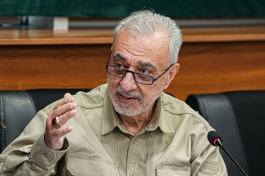 İran'ın Yeni Savunma Bakanı Mehrdad Ahlaki Kitapçi Oldu: Meclisten Güvenoyu Aldı