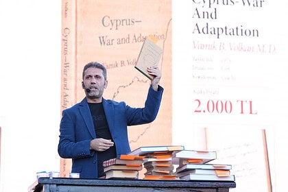 Kocaeli Kongre Merkezi'nde Müzayede Heyecanı: Nadir Eserler Kocaelili Koleksiyoncuların Oldu!