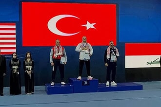 Ürdün'de Dünya Şampiyonluğu: Başiskele'nin Gururu Minderde Zirvede!