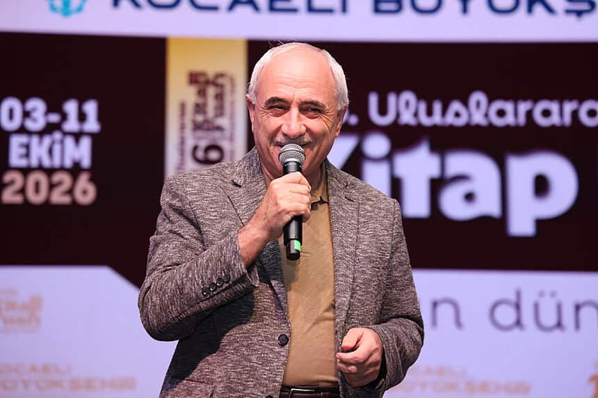 Nurullah Genç Kocaeli Kitap Fuarı’nda Çanakkale Ruhunu Anlattı: "Tarihi Yeniden Okumalıyız"