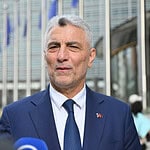 "Krizden Önce Parasını Çekti" İddiasına Sert Cevap: Bakan Ömer Bolat Tüm Detayları Açıkladı!