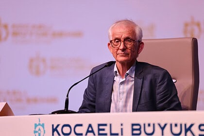 Dünyaca Ünlü Tarihçi Roger Crowley 16. Kocaeli Kitap Fuarı’nda Kocaelili Okurlarla Buluştu!