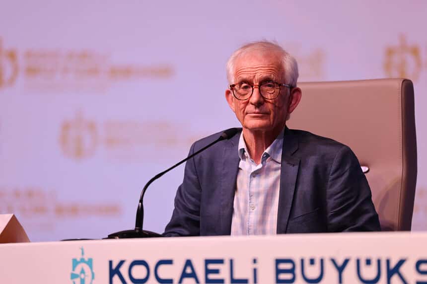 Dünyaca Ünlü Tarihçi Roger Crowley 16. Kocaeli Kitap Fuarı’nda Kocaelili Okurlarla Buluştu!