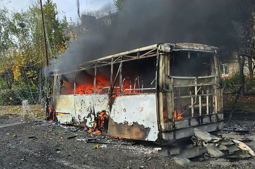 Rusya Kramatorsk’ta Otobüs Durağını Vurdu: Saldırıda 12 Ölü, 14 Yaralı Var!