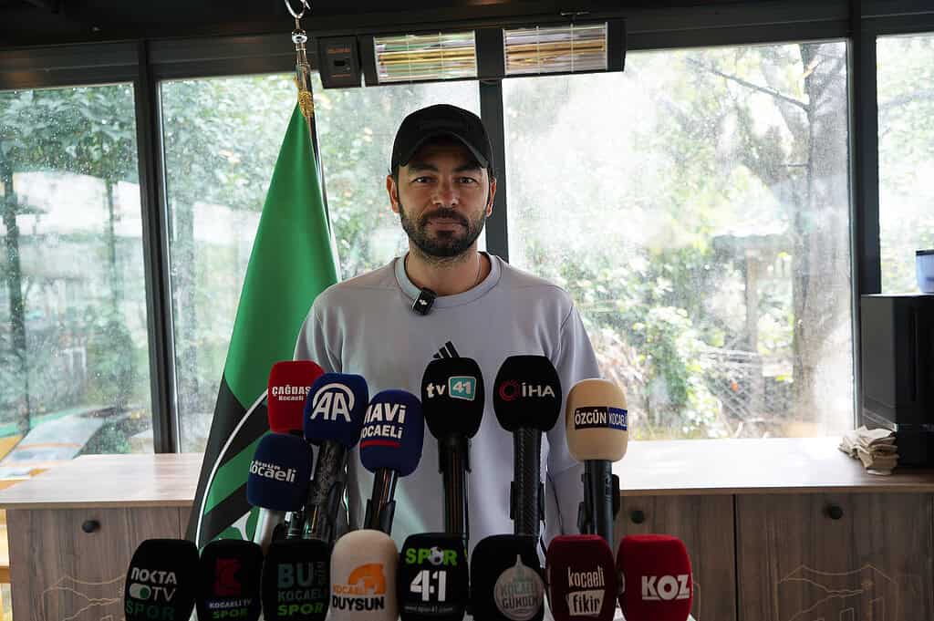 "Geçmişte Yaşamayı Sevmiyorum" Diyen Selçuk İnan'dan Göztepe Maçı Öncesi Net Mesajlar!