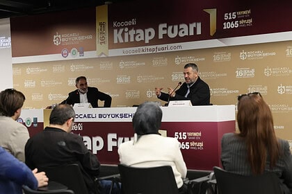 Başkan Tahir Büyükakın'ın "Soyut Vatan" Kavramı Kitaplaştı: Kocaeli Kitap Fuarı'nda Lansman!