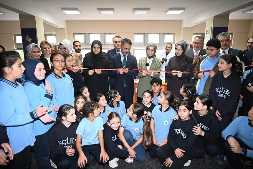 İzmit’te Şule Yüksel Şenler Okul Kütüphanesi Açıldı!