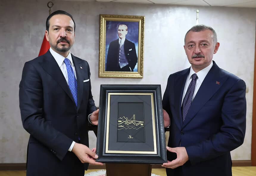 Kürşad Zorlu'dan Tahir Büyükakın'a Ziyaret: "Sadece Hizmet Değil Kavram da Üretiyor"