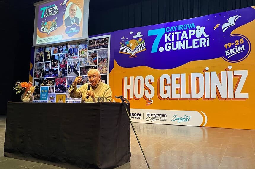 Çayırova 7. Kitap Günleri'nde Vehbi Vakkasoğlu Söyleşisine Yoğun İlgi!