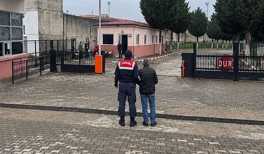 11 Yıl Hapis Cezası Bulunan Vergi Kaçakçısı JASAT Tarafından Kartepe'de Yakalandı!