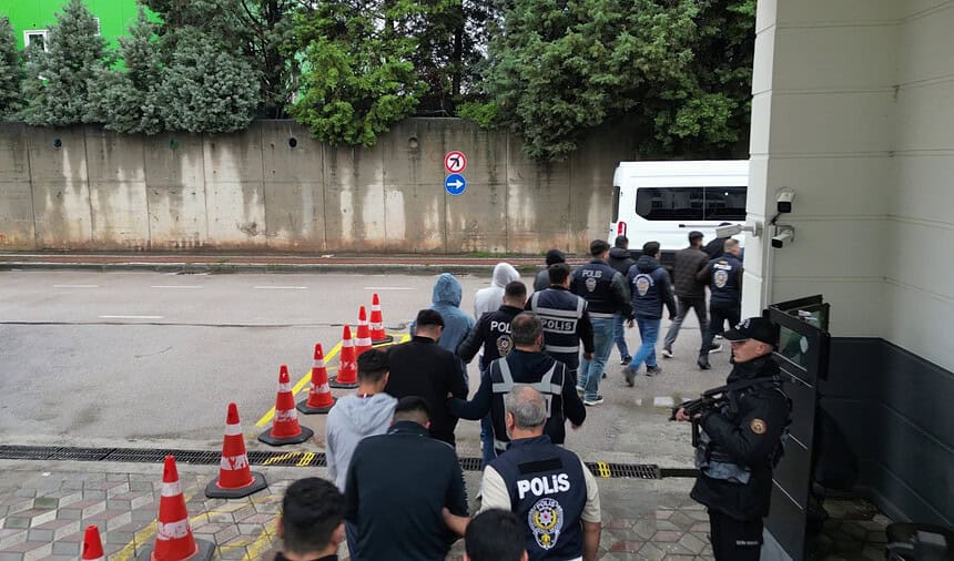 Kocaeli Merkezli Yasa Dışı Bahis Operasyonu: 6,2 Milyarlık Para Trafiğinde 29 Tutuklama!
