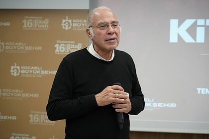 Dr. Yavuz Dizdar'dan Kocaeli Kitap Fuarı'nda Ezber Bozan Kanser Açıklaması: "Pimpirikliler Daha Çok Kanser Oluyor"