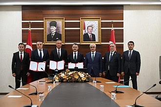 Kocaeli Valiliği'nde Anlamlı İmza: Hayırsever İş İnsanı Gebze'ye Okul Kazandırıyor!