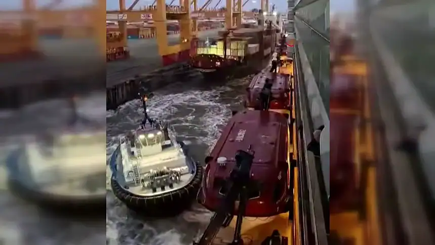 Almanya’da 2 Bin 428 Yolcu Taşıyan Kruvaziyer Yük Gemisine Çarptı