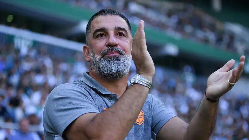 Arda Turan Şampiyonlar Ligi'ndeki İlk Galibiyetini AEK'ya Karşı Aldı