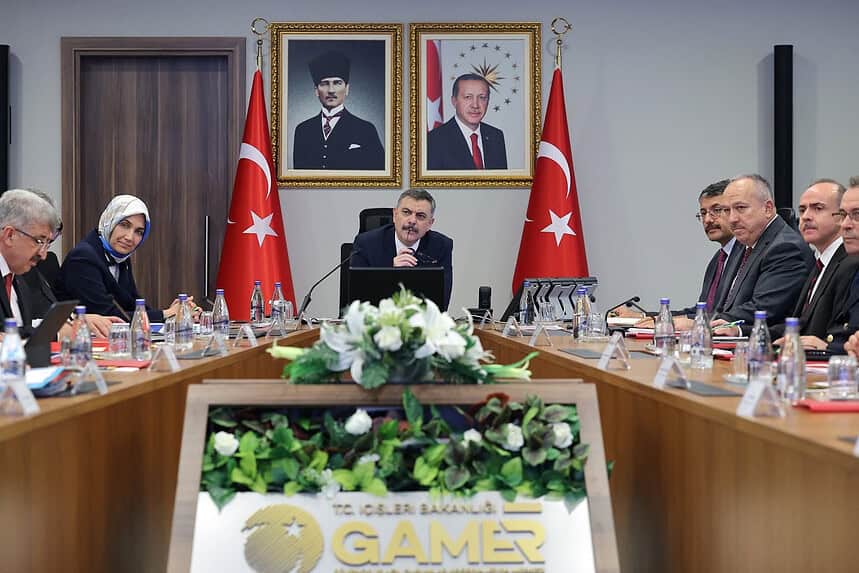 Bakan Çiftçi’den Emniyet Ve Jandarmaya Yeni Talimat: Suç Çetelerine Karşı Yeni Strateji!