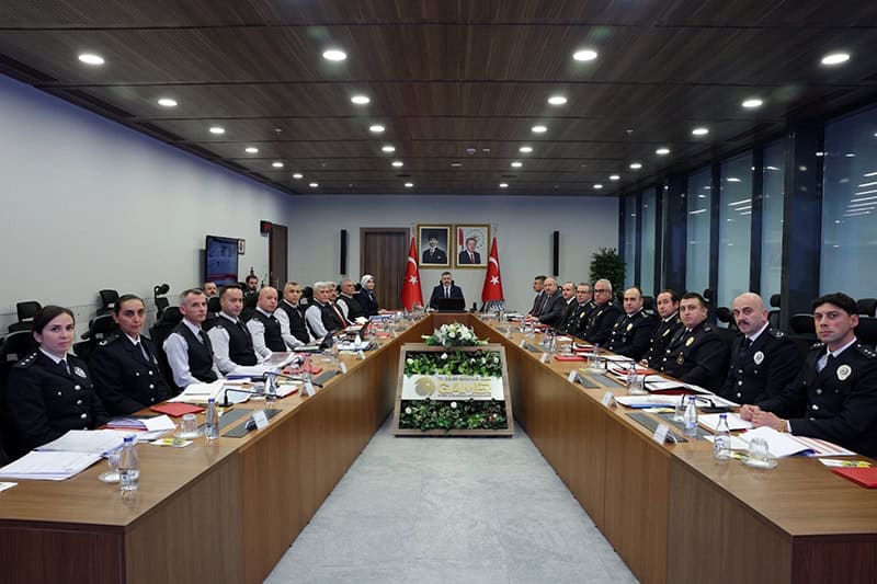Bakan Çiftçi’den Emniyet Ve Jandarmaya Yeni Talimat: Suç Çetelerine Karşı Yeni Strateji!