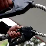 Benzinin Litresi Bir Günde 4 Lira 30 Kuruş Ucuzladı