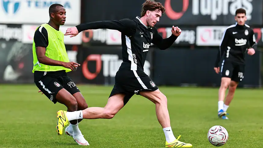 Beşiktaş'ta Vlahovic Sevinci: Kocaelispor Maçı Öncesi Takımla Antrenmana Çıktı