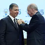 Cemil Tugay AK Parti'ye Katıldı: Rozetini Erdoğan Taktı