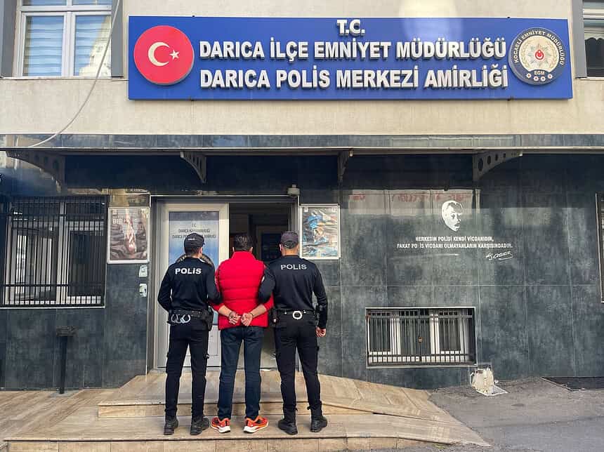 Darıca'da Hakkında 15 Yıl Hapis Cezası Bulunan Cinsel İstismar Firarisi Yakalandı!
