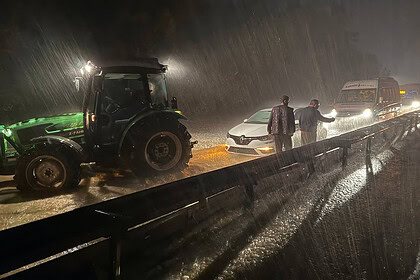 Kocaeli'de Sel Nedeniyle Kapanan D-130'da Son Durum Ne? Yol Açıldı Mı?