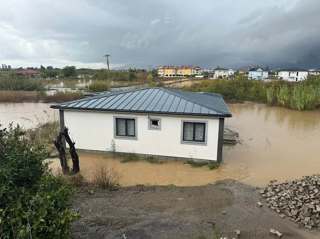 Muğla Dalaman’da Sel Felaketi: Tersakan Çayı Taştı, Mahalleler Tahliye Ediliyor!