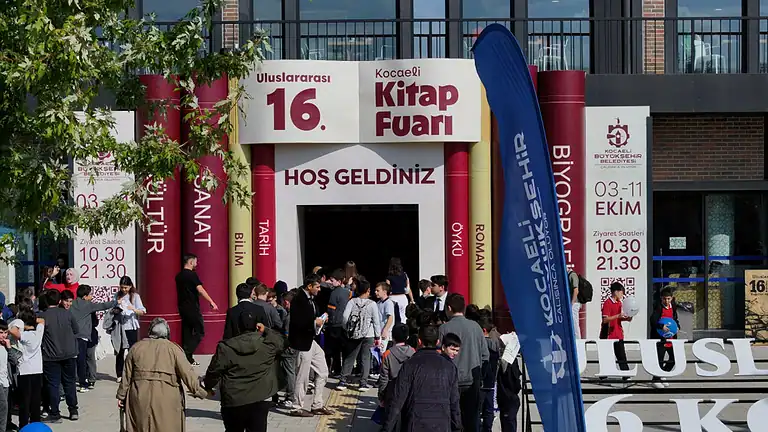 Dünyanın Renkleri Kocaeli Kitap Fuarı’nda