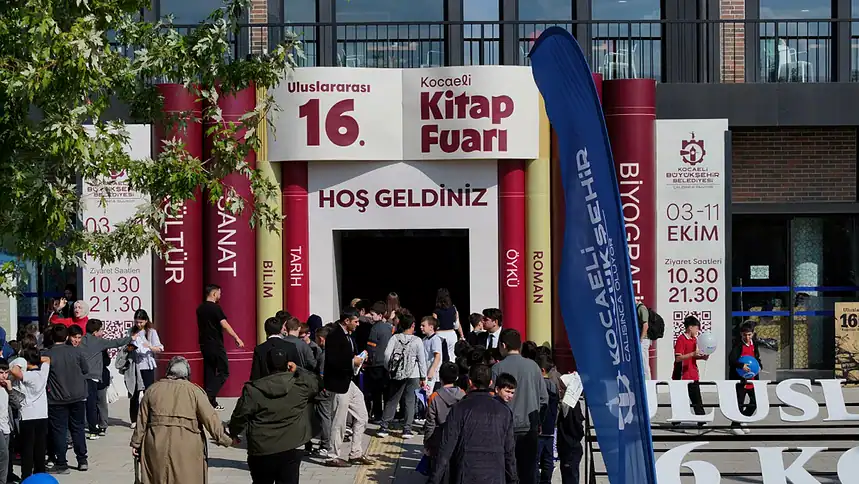 Dünyanın Renkleri Kocaeli Kitap Fuarı’nda